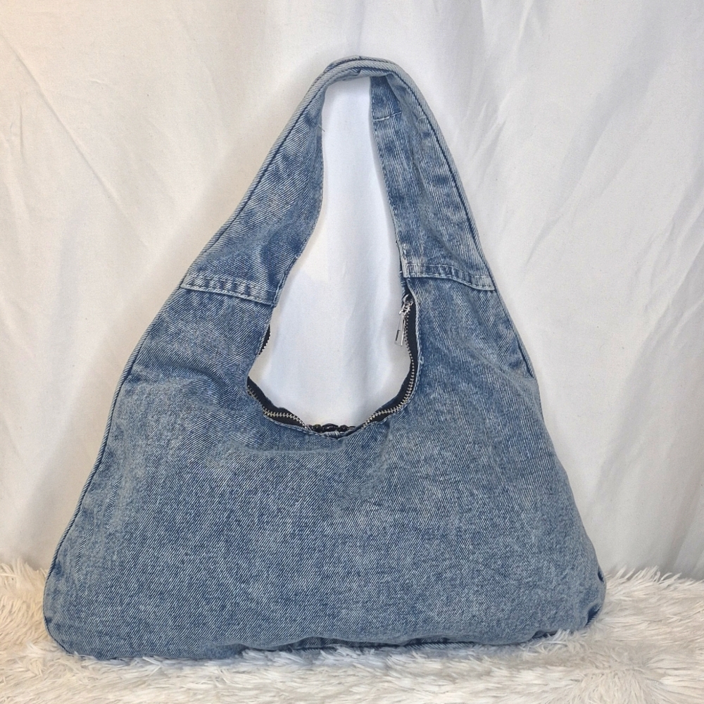 Denim Hobo Bag w/Fashion Brooches - Picture 4 of 17